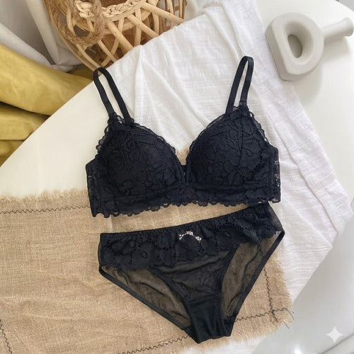 Blossom Lace Comfort: Wireless Bralette & Panty Set